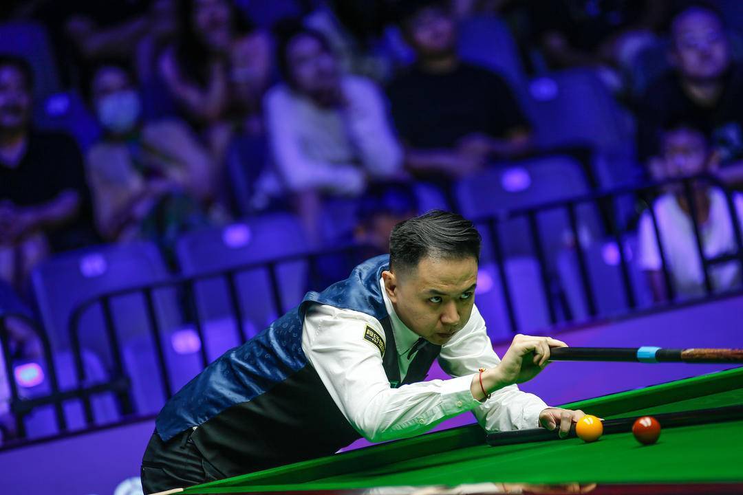 尽管范巴斯 尽管范巴斯